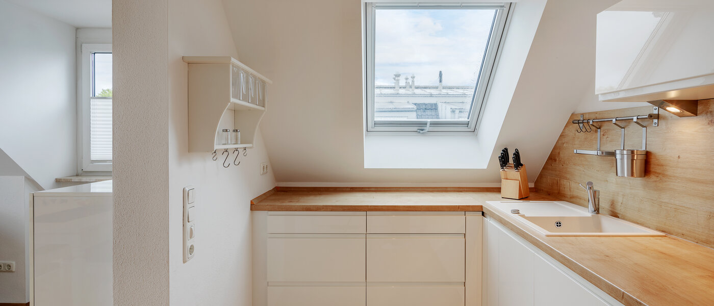 Dachgeschosswohnung München Lerchenau 03 Küche 12556