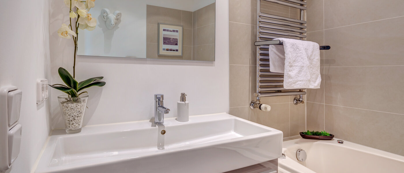 Wohnung München Arabellapark 01 1. Badezimmer 12568