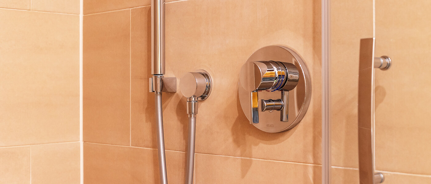 Apartment München Schwabing-West (rund um den Hohenzollernplatz) 02 Badezimmer 12583