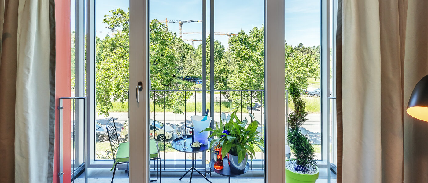 Apartment München Schwabing-West (rund um den Hohenzollernplatz) 04 Loggia 12583