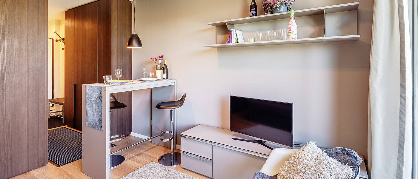 Apartment München Schwabing-West (rund um den Hohenzollernplatz) 03 Wohnbereich 12583