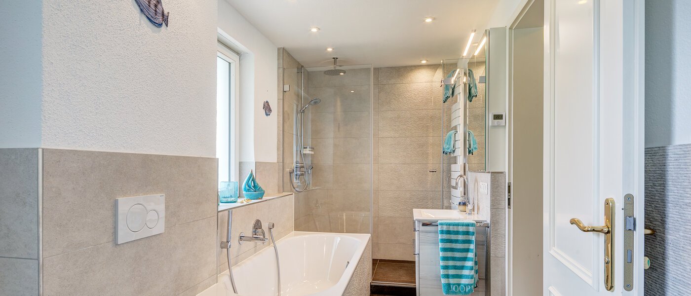 Doppelhaushälfte Gauting 01 1. Badezimmer 12610