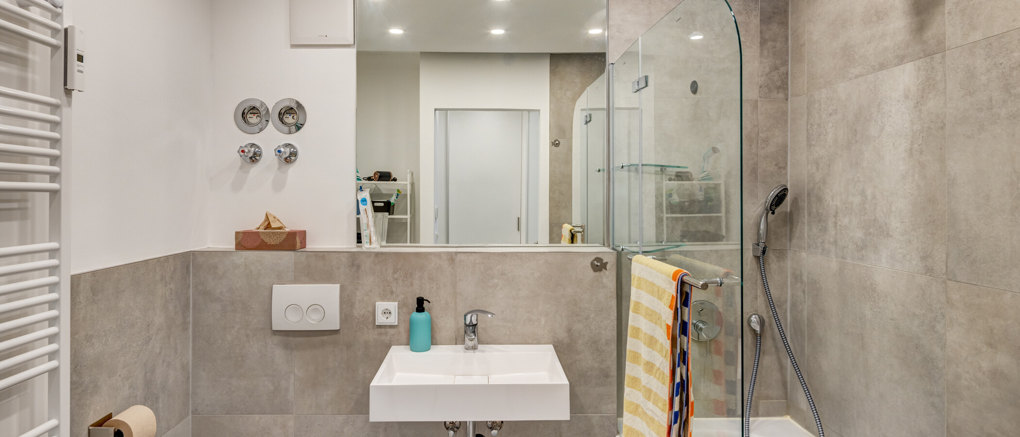 Wohnung München Arabellapark 01 Badezimmer 12671