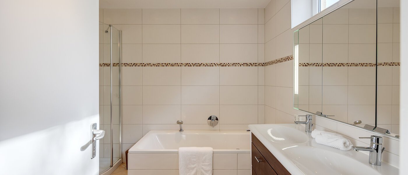 Haus München Lerchenau 01 Badezimmer 12756