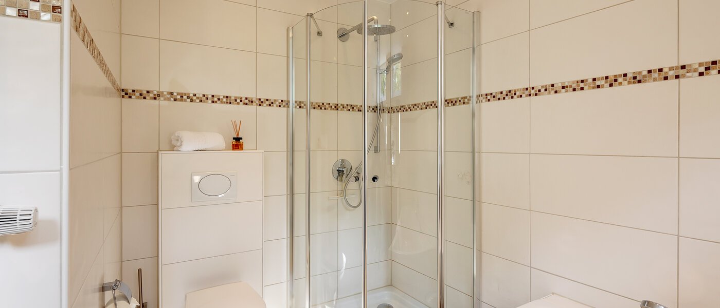 Haus München Lerchenau 02 Badezimmer 12756