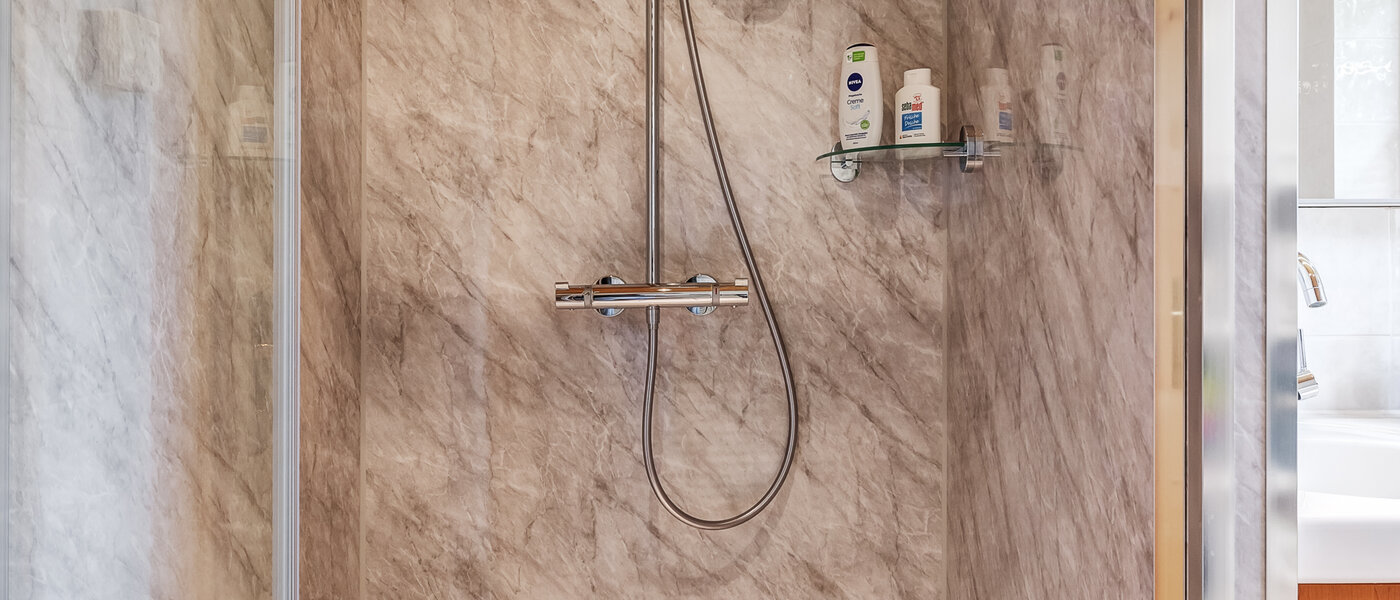 Gartenwohnung Schliersee Neuhaus 05 Badezimmer 12758