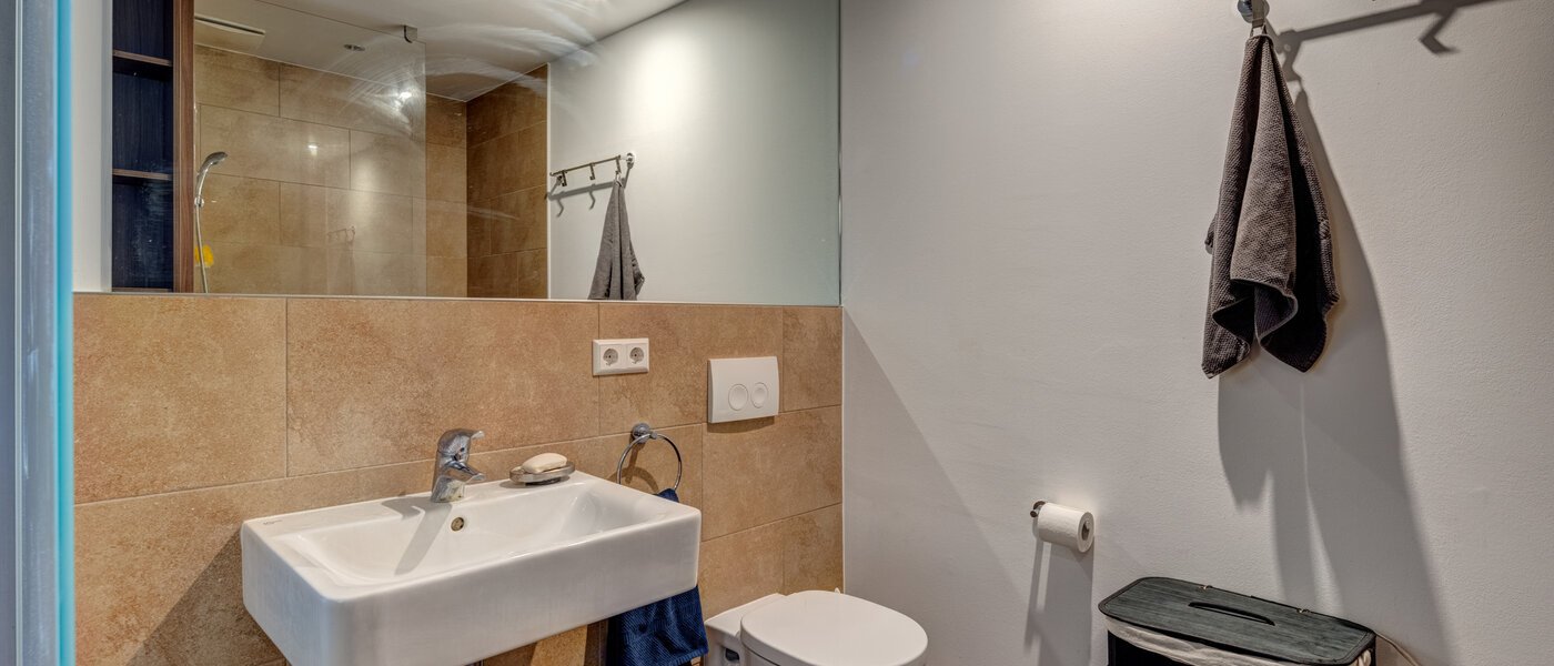 Dachgeschosswohnung München Ludwigsvorstadt 02 Badezimmer 12778