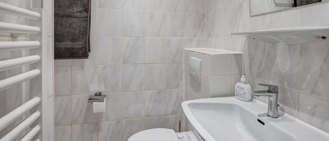 Apartment München Maxvorstadt - Universitätsviertel 03 Badezimmer 12790