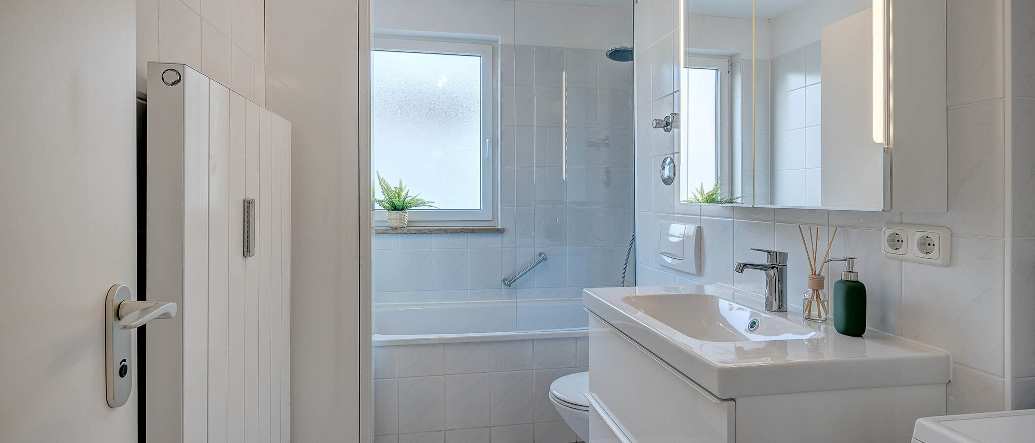Wohnung München Moosach 01 Badezimmer 12800