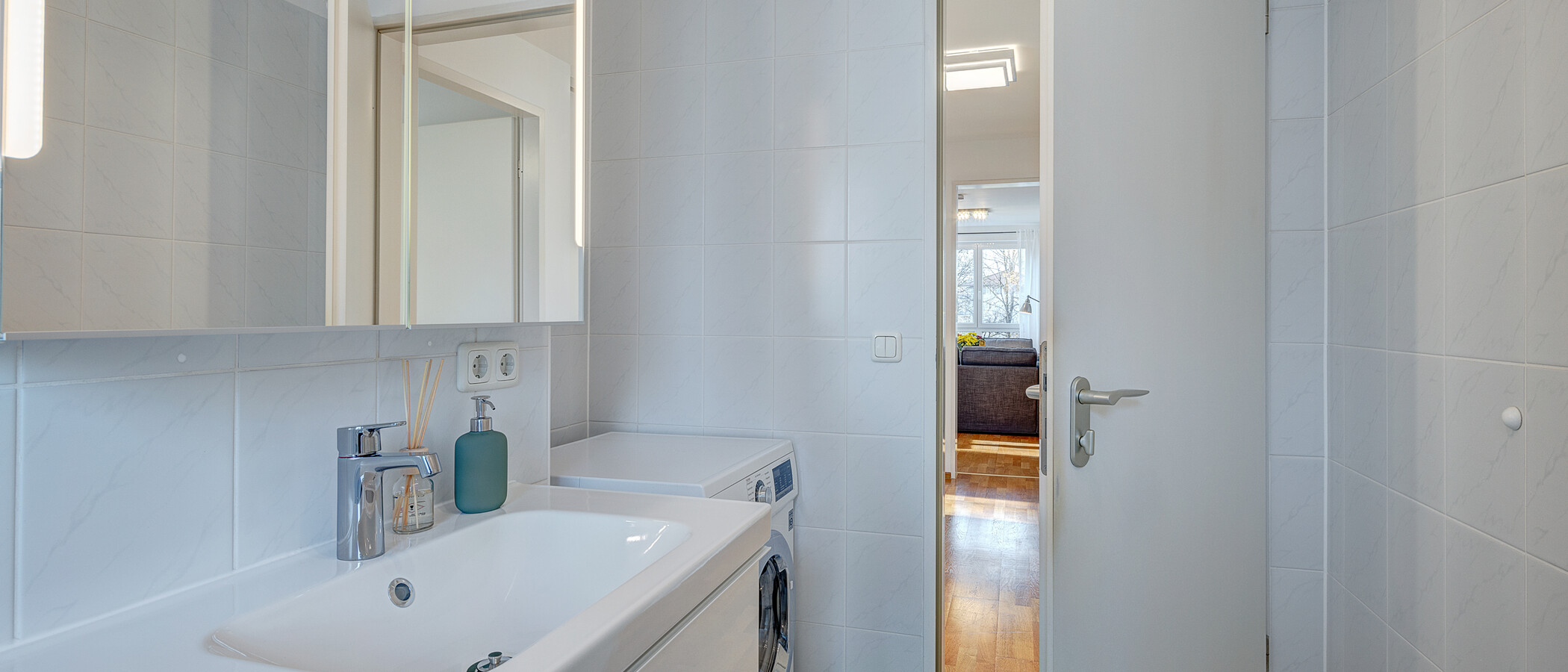 Wohnung München Moosach 03 Badezimmer 12800
