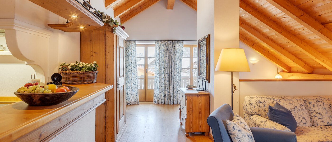 Dachgeschosswohnung Bad Heilbrunn 04 Wohnbereich 12824