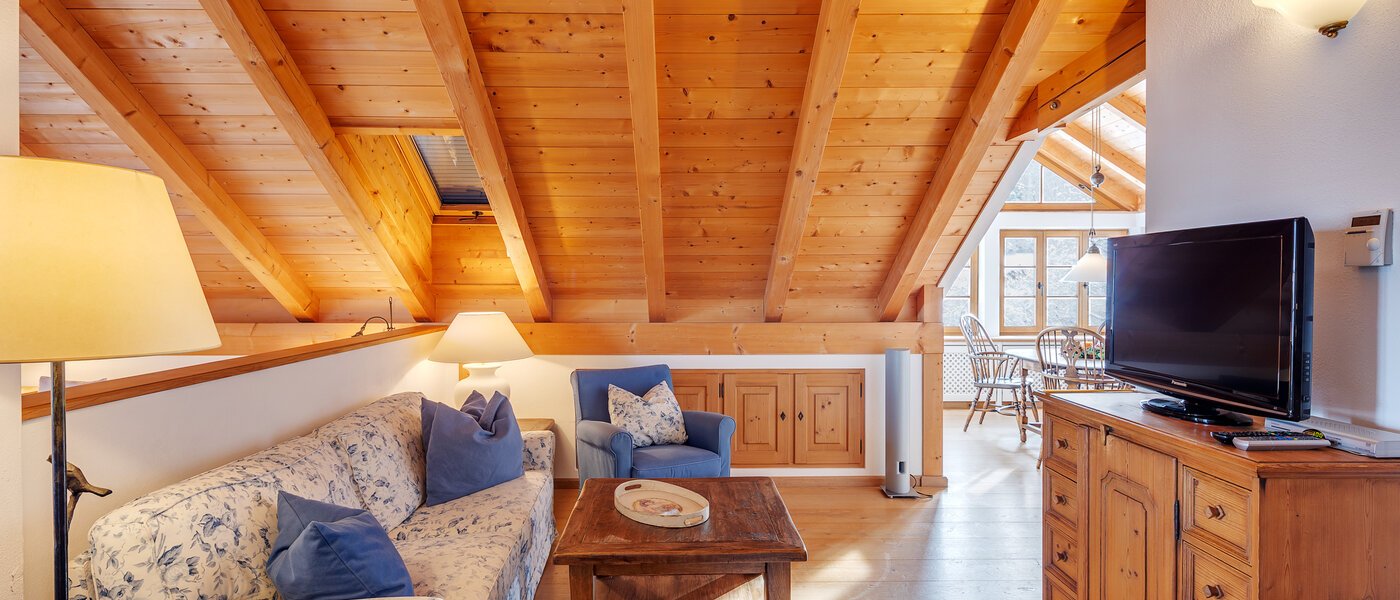 Dachgeschosswohnung Bad Heilbrunn 06 Wohnbereich 12824