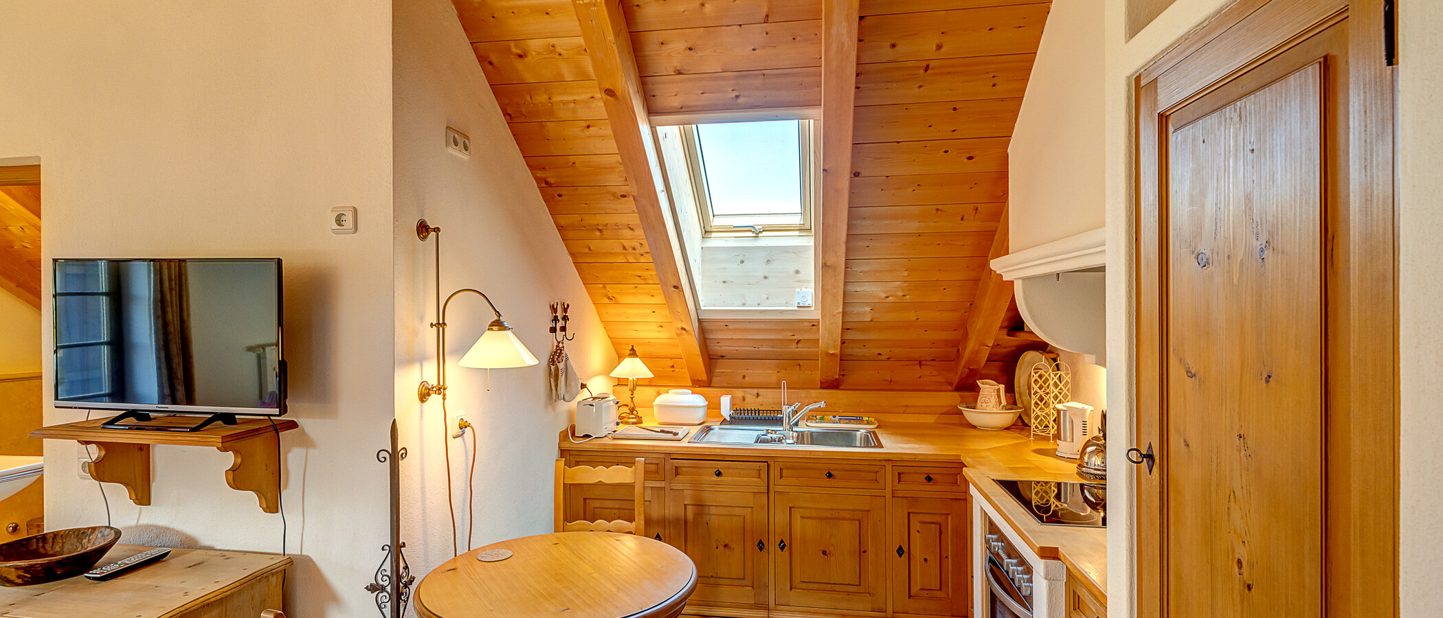 Dachgeschosswohnung Bad Heilbrunn 01 Küche 12826