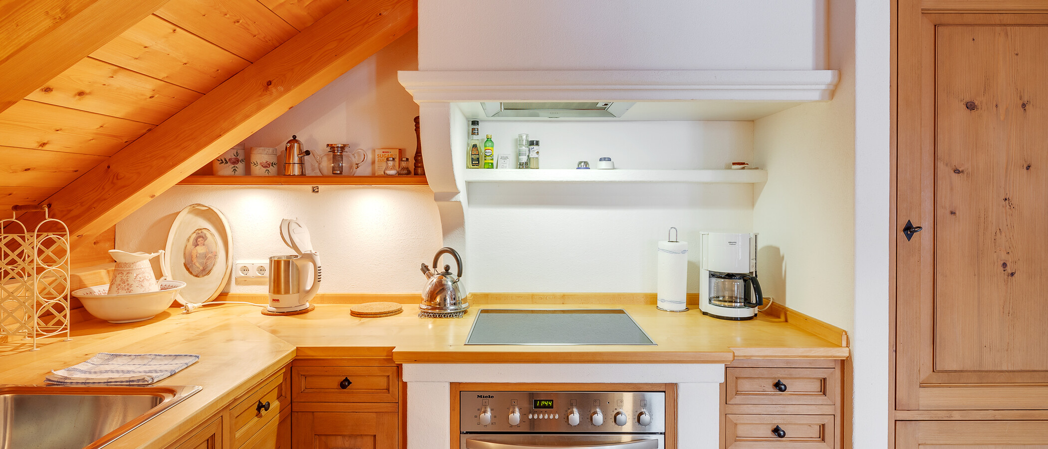 Dachgeschosswohnung Bad Heilbrunn 02 Küche 12826