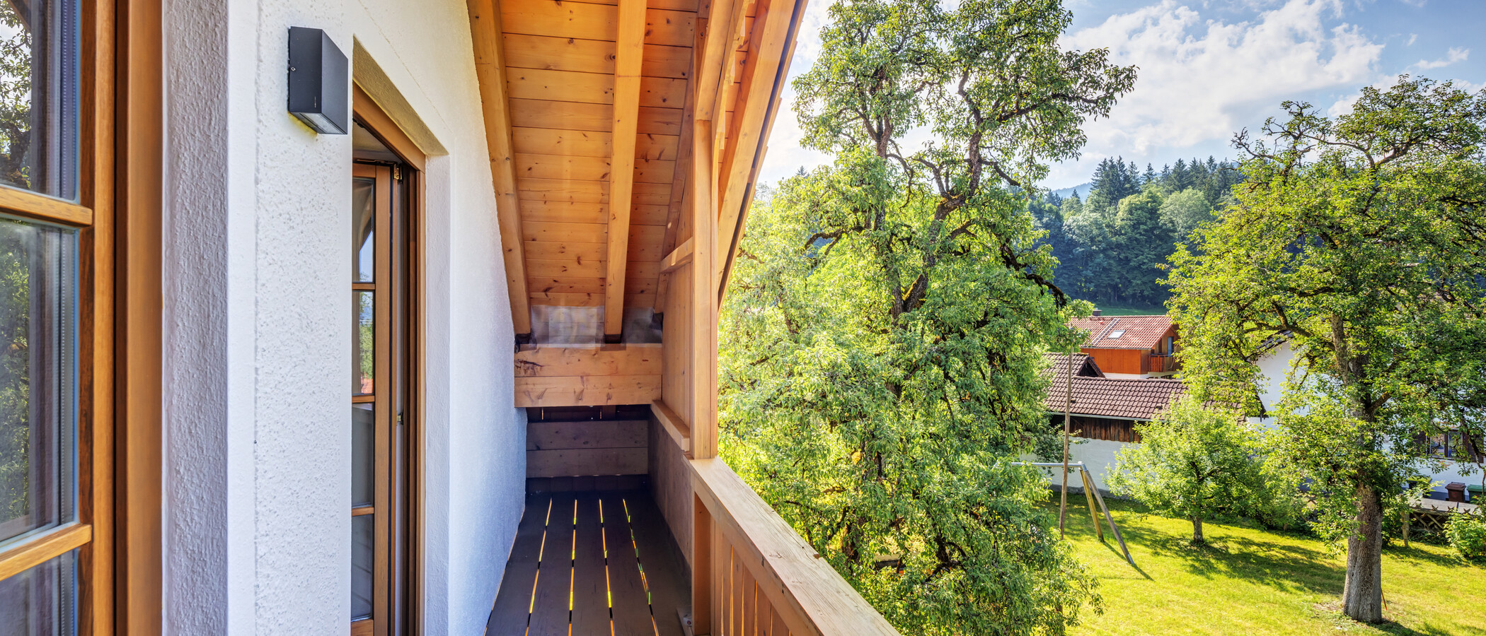 Dachgeschosswohnung Bad Heilbrunn 03 Balkon 12826