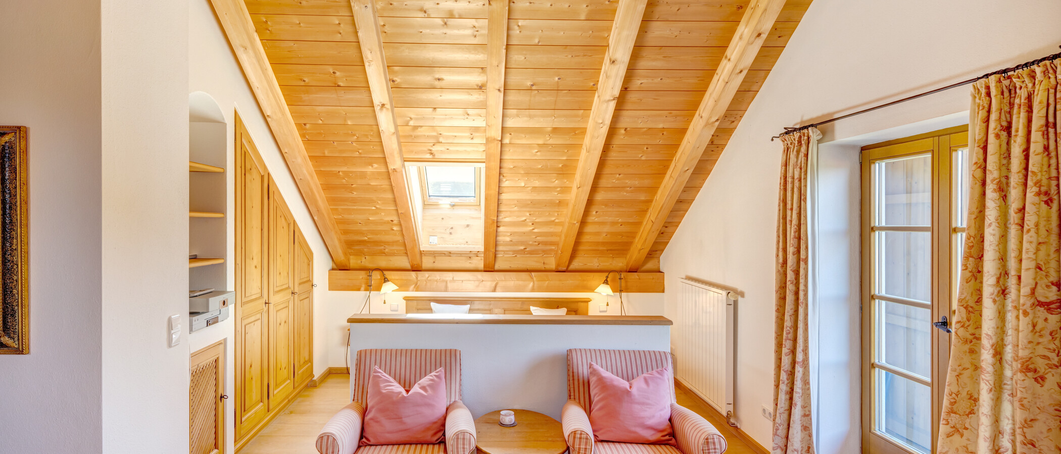 Dachgeschosswohnung Bad Heilbrunn 02 Schlafbereich 12826