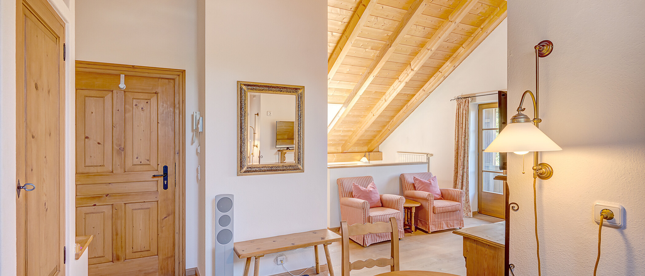 Dachgeschosswohnung Bad Heilbrunn 04 Wohnbereich 12826