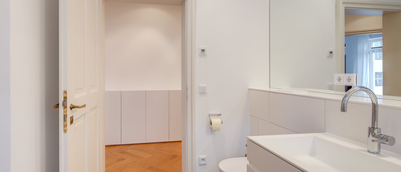 Wohnung München Nymphenburg 03 1. Badezimmer 12846