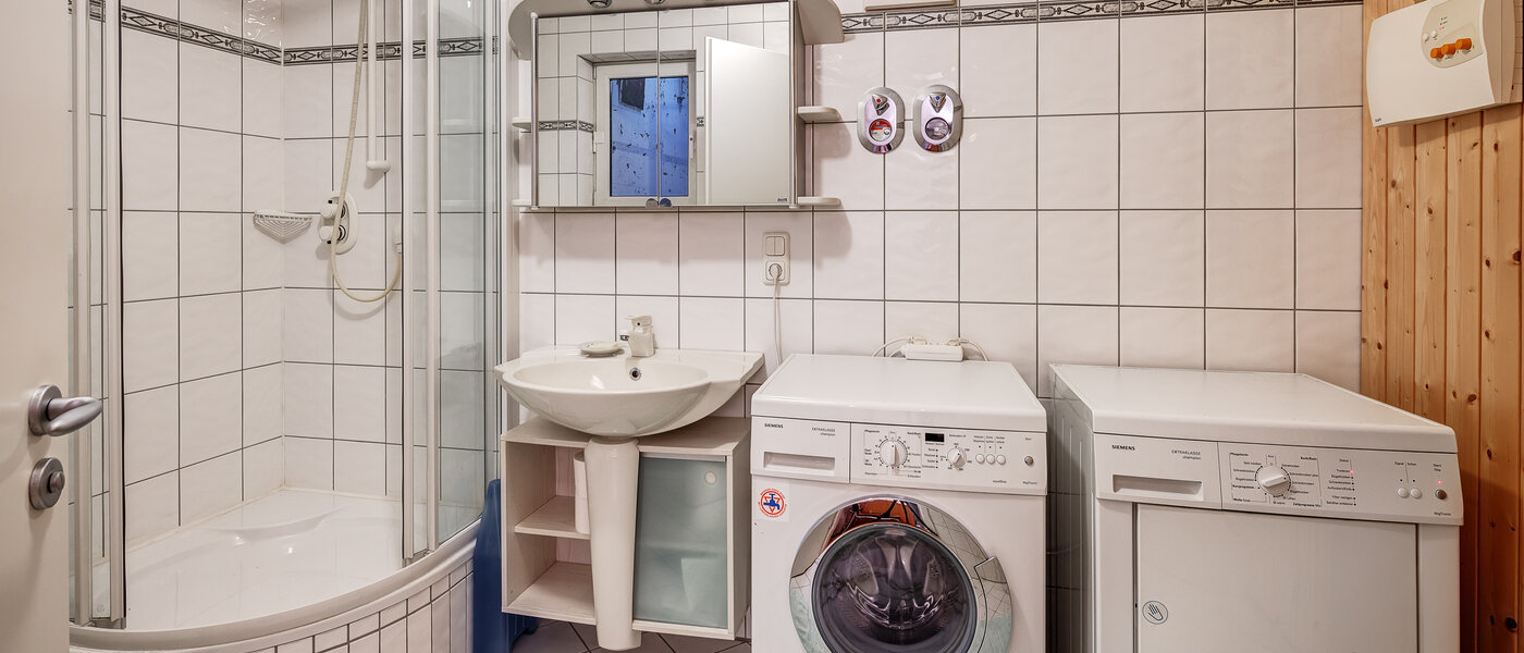 Gartenwohnung München Solln 02 2. Badezimmer 12884