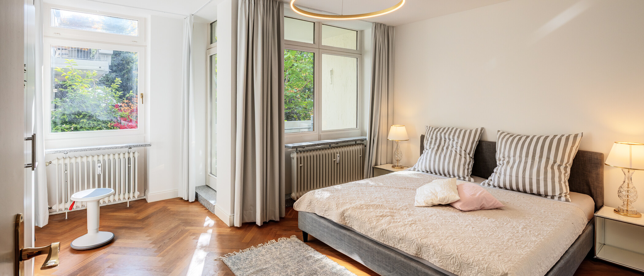 Split-Level Wohnung München Herzogpark 01 1. Schlafzimmer 12889