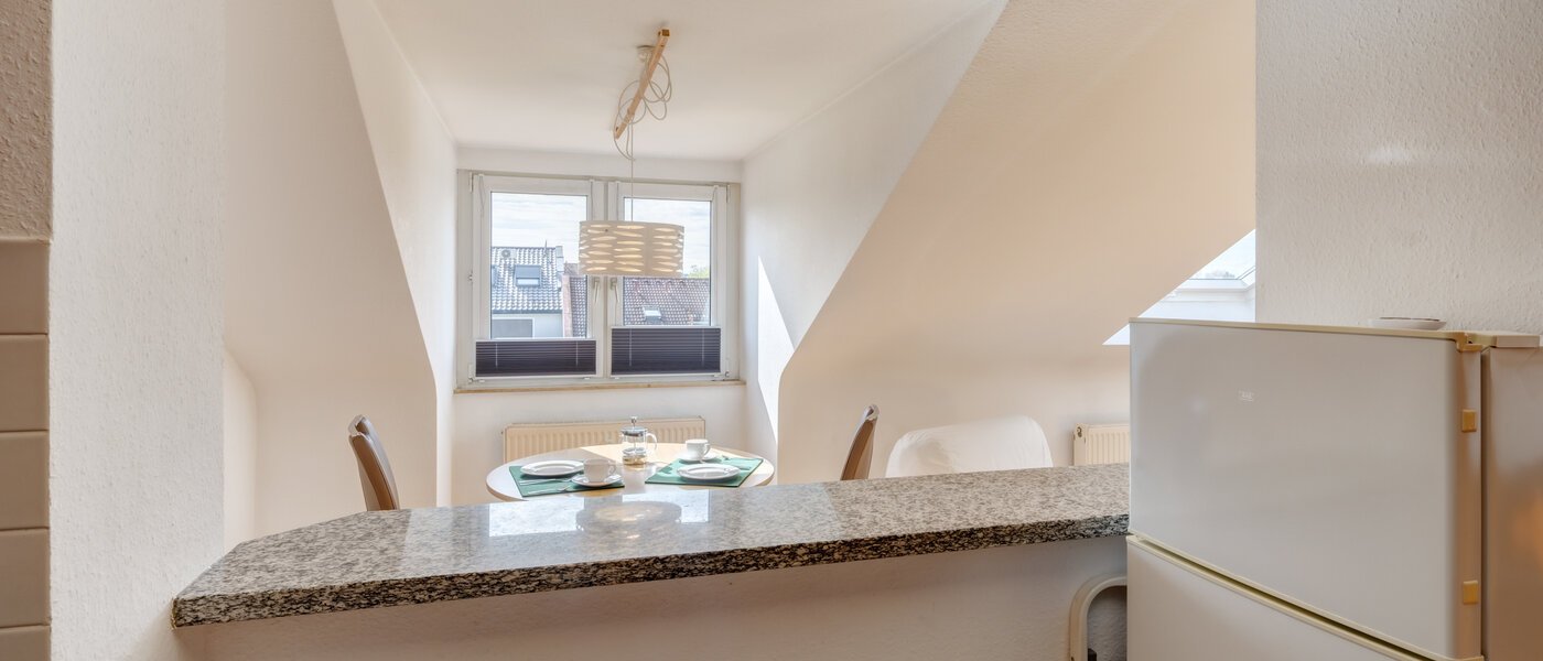 Dachgeschosswohnung München Obermenzing 03 Küche 12904