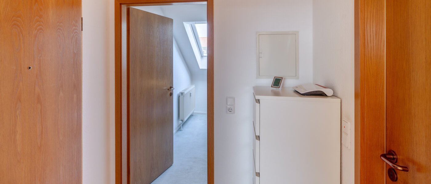 Dachgeschosswohnung München Obermenzing 01 Flur/Gang 12904