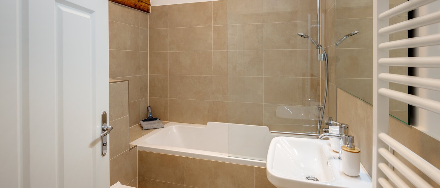 Dachgeschosswohnung München Isarvorstadt 03 1. Badezimmer 12963