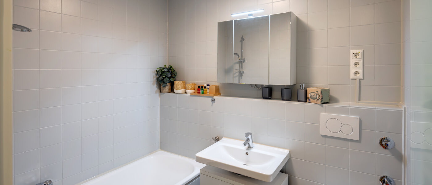 Wohnung München Solln 01 1. Badezimmer 12995