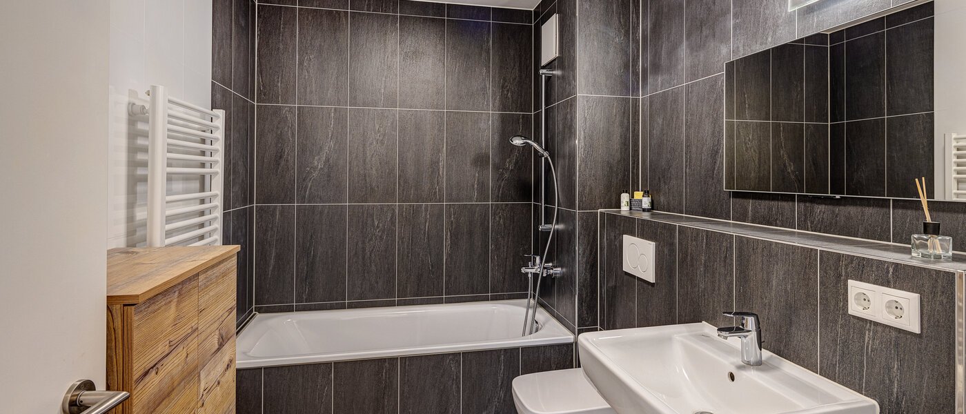 Wohnung Vaterstetten 01 Badezimmer 13151