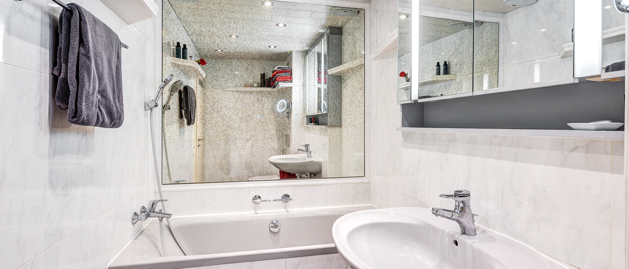 Maisonette-Galerie Wohnung Unterföhring 01 Badezimmer 13159