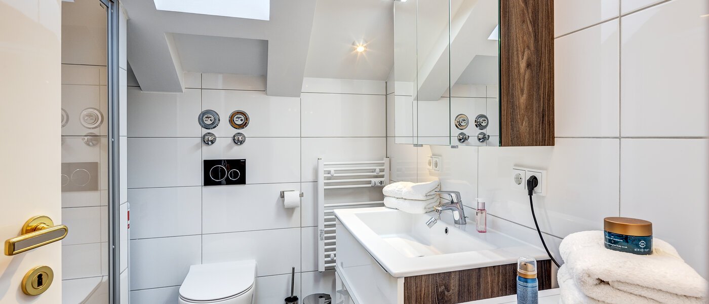 Dachgeschosswohnung Baldham 01 Badezimmer 13188