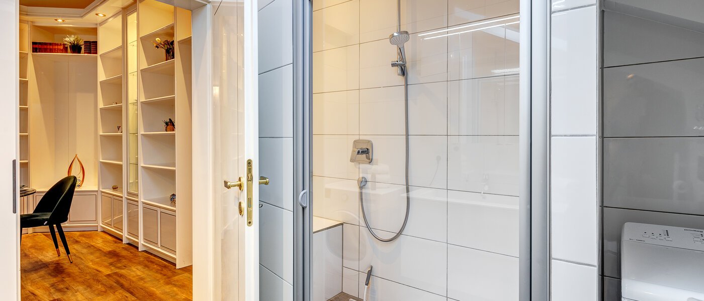 Dachgeschosswohnung Baldham 02 Badezimmer 13188