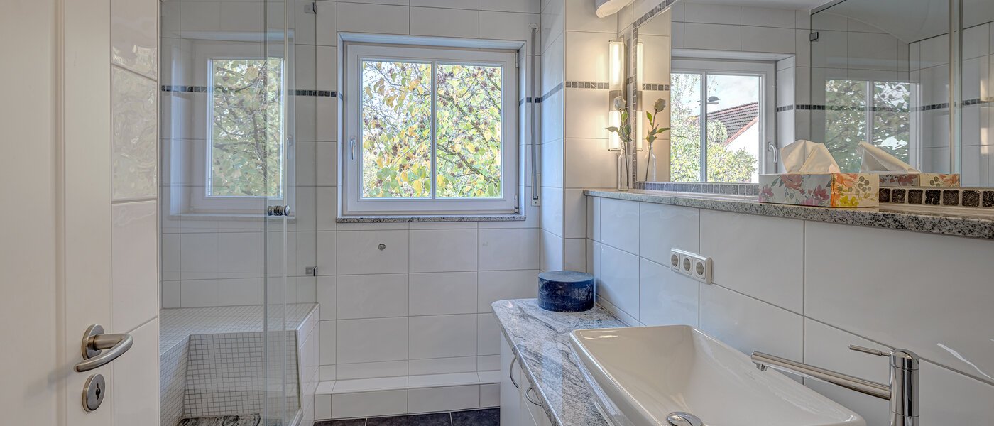 Wohnung München Trudering 01 Badezimmer 13220