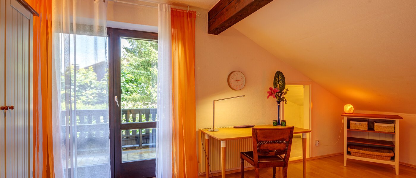 Dachgeschosswohnung Inning am Ammersee 01 Arbeits-/Gästezimmer 13224