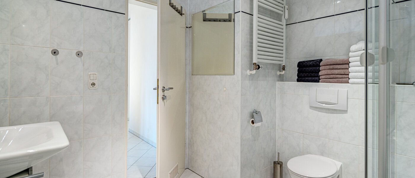 Dachterrassenwohnung München Moosach 03 Badezimmer 13292