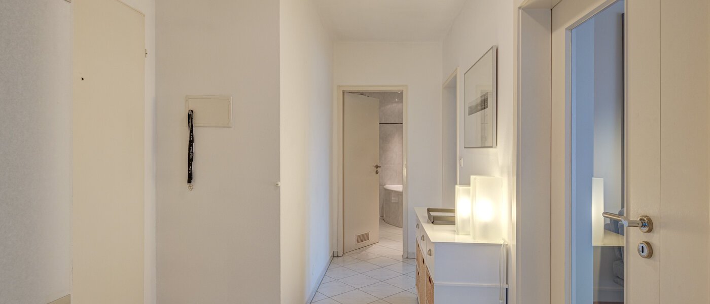 Dachterrassenwohnung München Moosach 01 Flur/Gang 13292