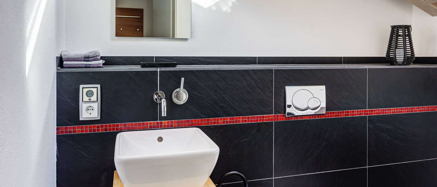 Dachgeschosswohnung Tegernsee 02 Gäste-WC 13299