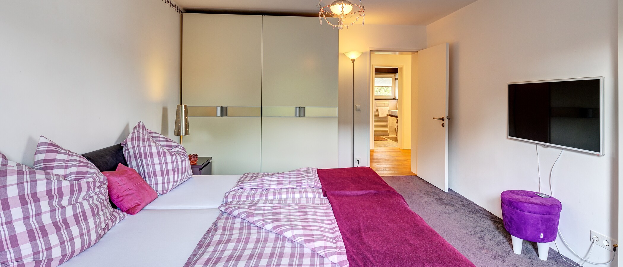 Doppelhaushälfte Gauting 02 1. Schlafzimmer 13500
