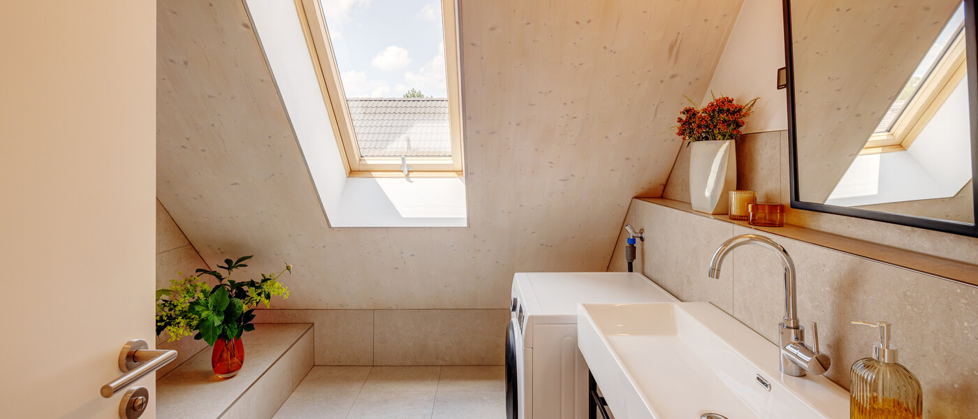 Dachgeschosswohnung München Berg am Laim 02 Badezimmer 13504