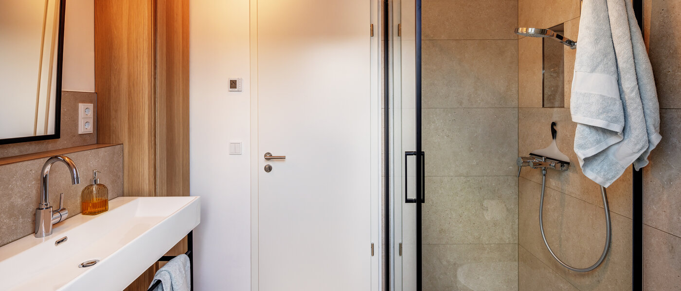 Dachgeschosswohnung München Berg am Laim 04 Badezimmer 13504