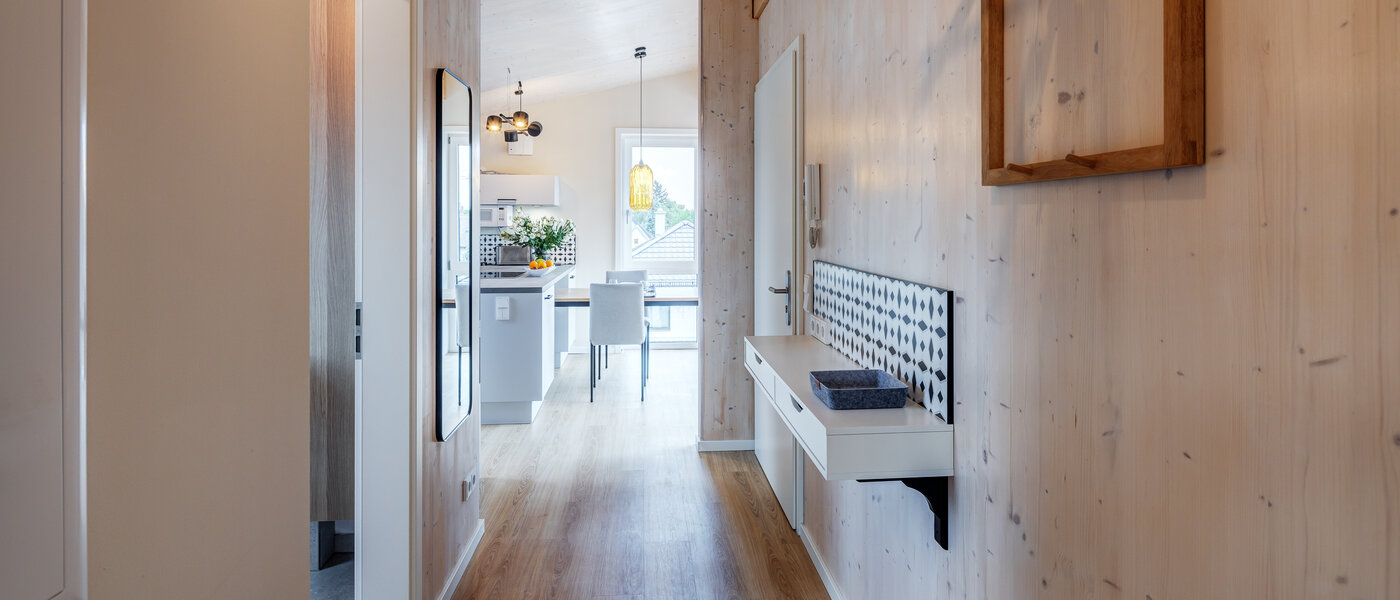 Dachgeschosswohnung München Berg am Laim 01 Flur/Gang 13504