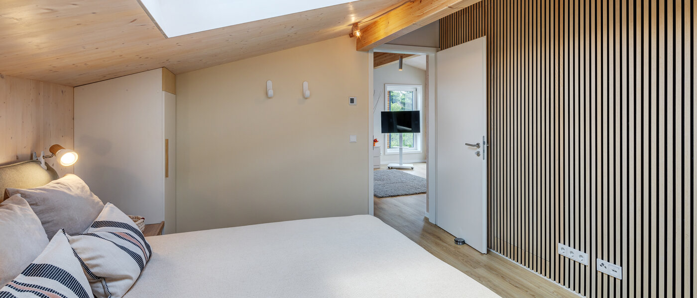 Dachgeschosswohnung München Berg am Laim 04 Schlafzimmer 13504