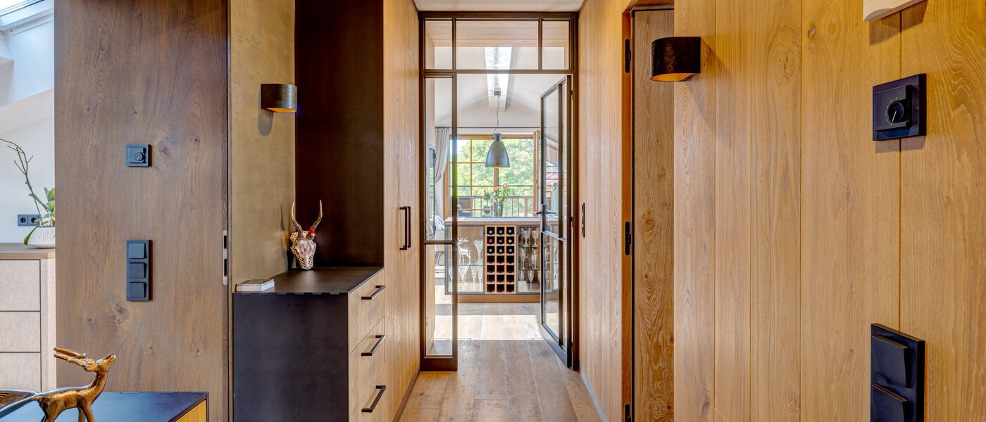 Dachgeschosswohnung Holzkirchen 02 Flur/Gang 13582