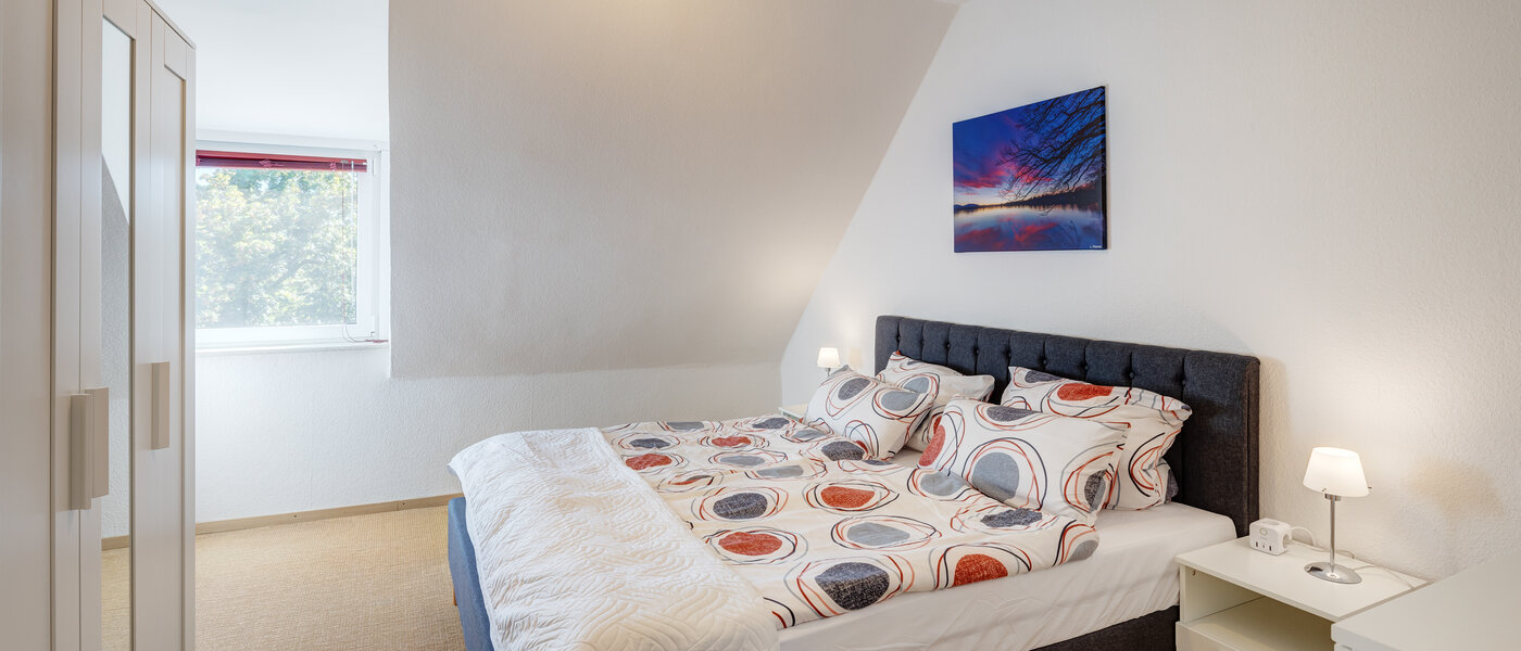 Dachgeschosswohnung München Nymphenburg 01 Schlafzimmer 13654