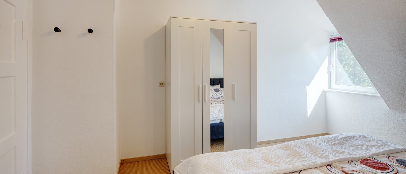 Dachgeschosswohnung München Nymphenburg 03 Schlafzimmer 13654