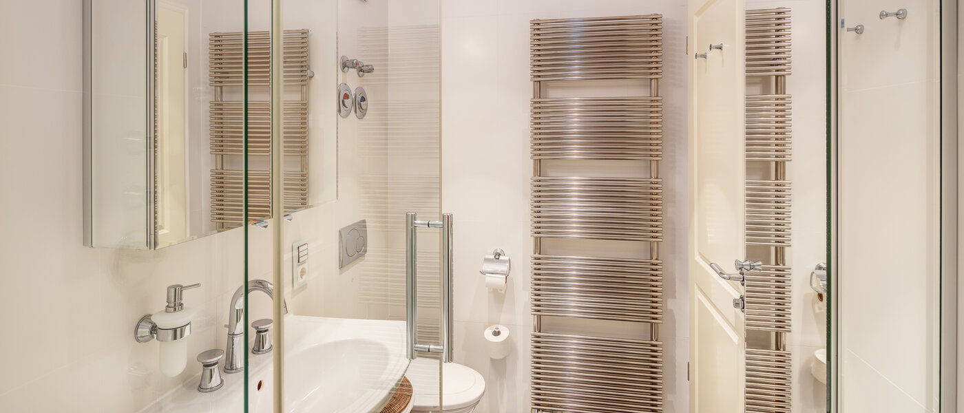 Dachgeschosswohnung München Solln 04 Badezimmer 13669