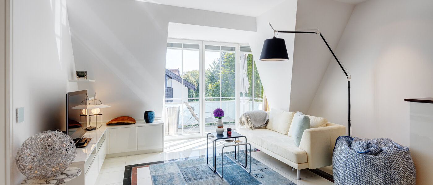 Dachgeschosswohnung München Solln 01 Wohnzimmer 13669