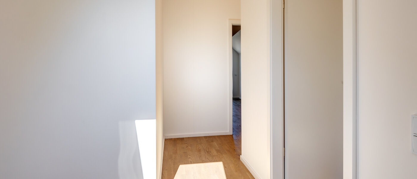 Dachgeschosswohnung Aschheim 05 Flur/Gang 13679