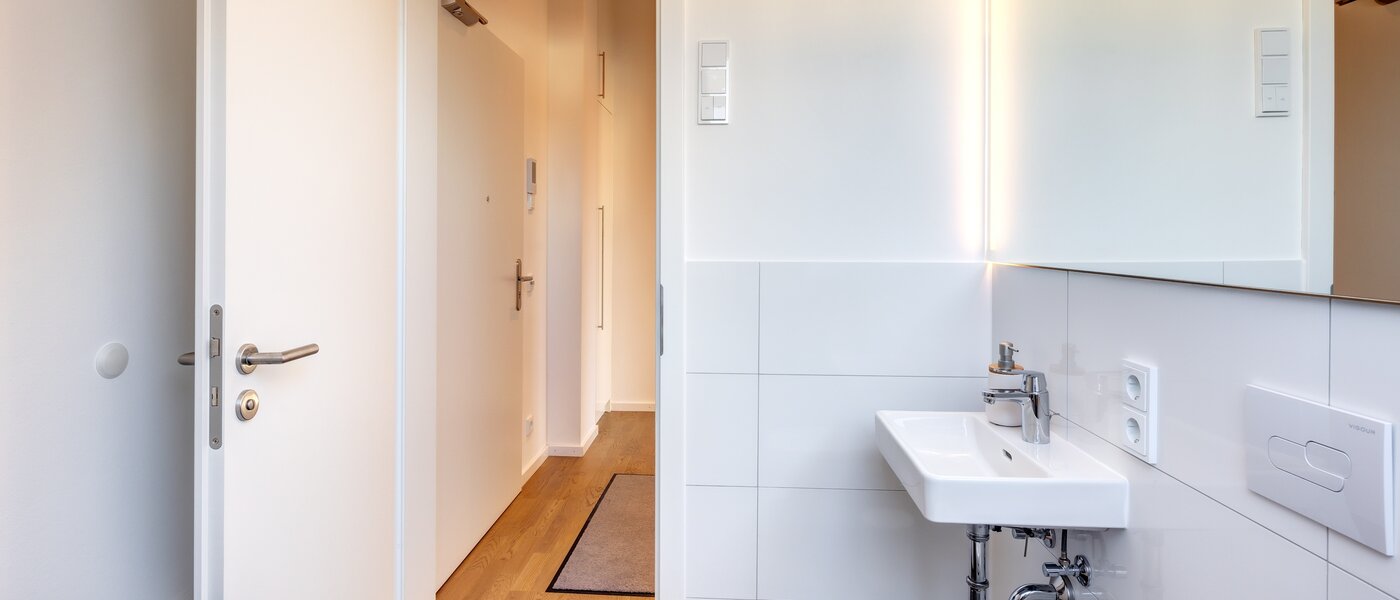 Dachgeschosswohnung Aschheim 03 Gäste-WC 13679