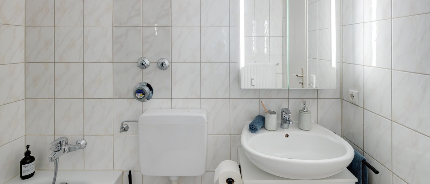 Dachterrassenwohnung München Pasing 02 Badezimmer 13685